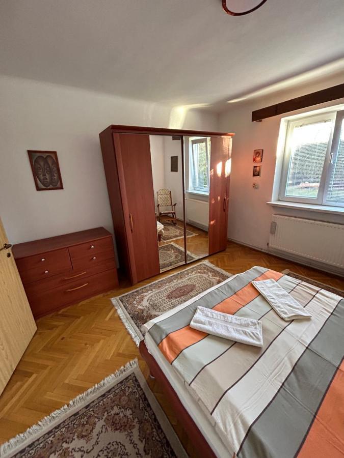 Villa Casa Bunicilor Colonia Sase Martie Esterno foto