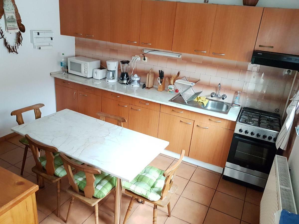 Villa Casa Bunicilor Colonia Sase Martie Esterno foto